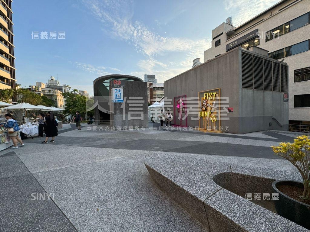 中山黑金土地。透天房屋室內格局與周邊環境
