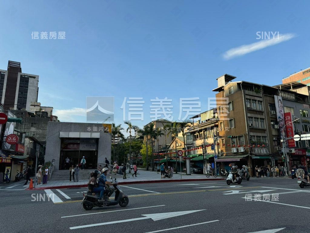 中山黑金土地。透天房屋室內格局與周邊環境
