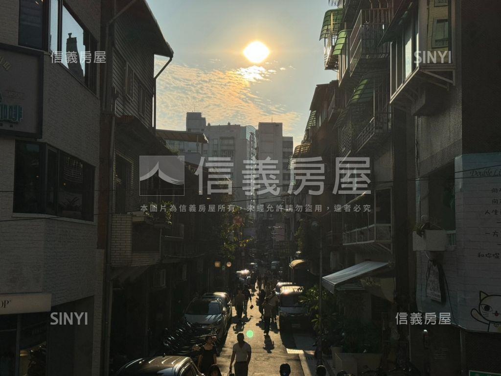 中山黑金土地。透天房屋室內格局與周邊環境
