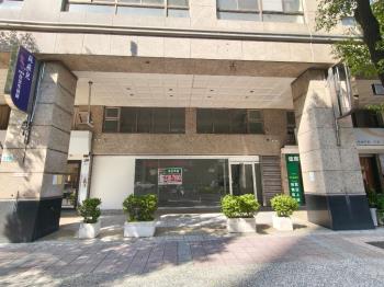 七賢正路大面寬黃金店面
