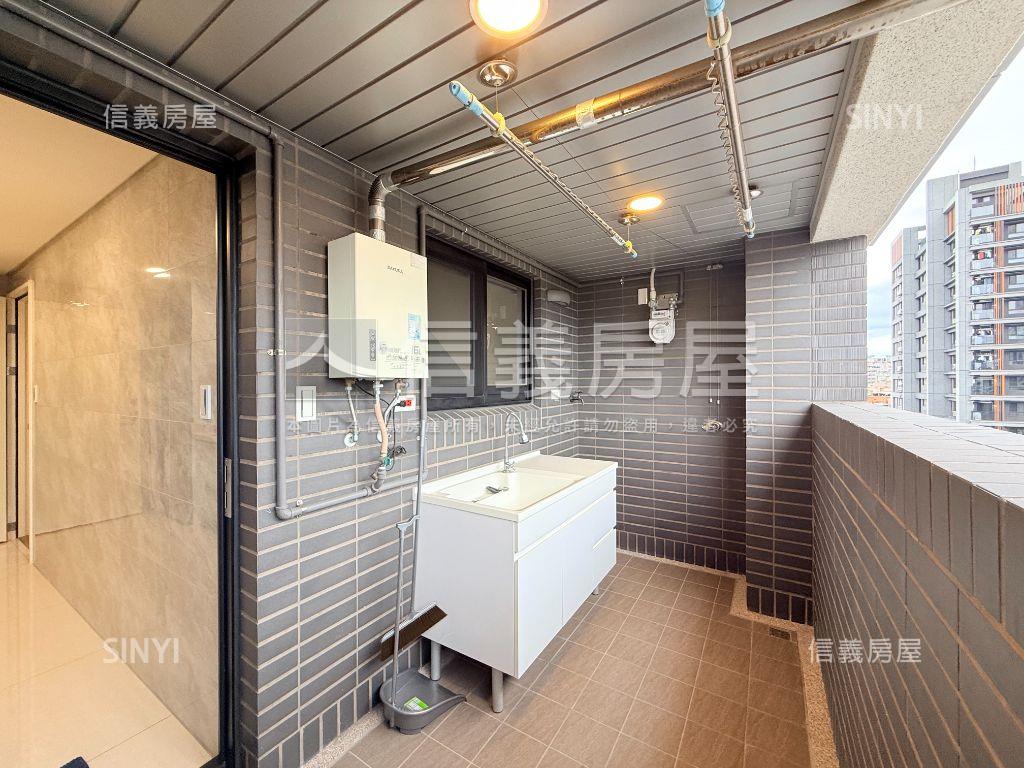 水映河景。漾豪邸三房車位房屋室內格局與周邊環境