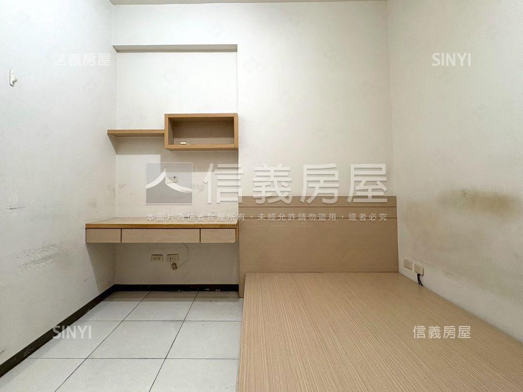 鄭仔寮の面寬質感雙車墅房屋室內格局與周邊環境