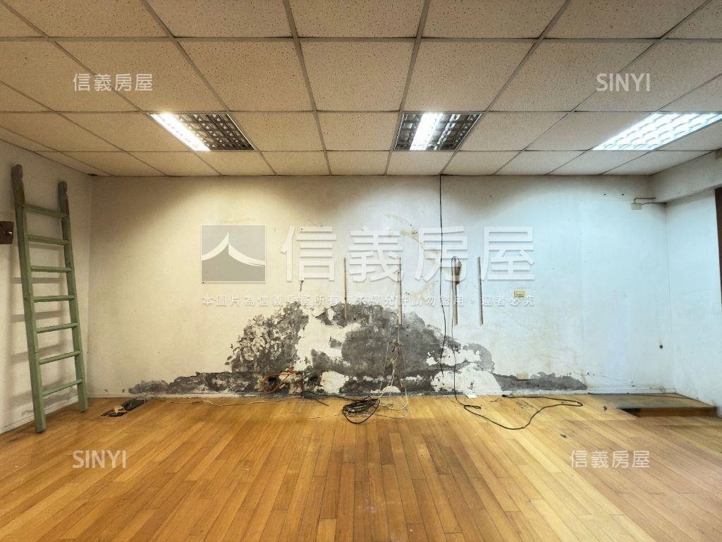 華航南京復興稀有店面房屋室內格局與周邊環境