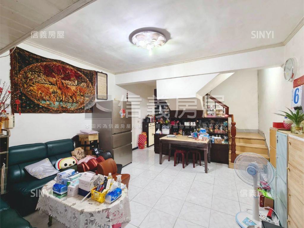 有天有地靜巷透天房屋室內格局與周邊環境