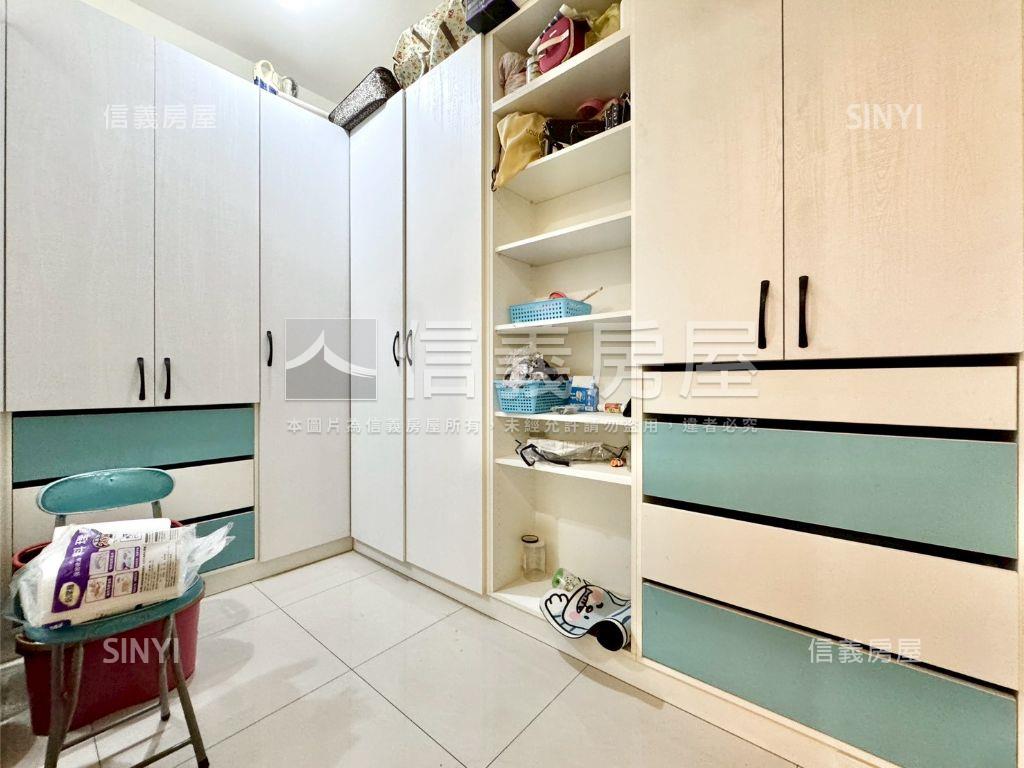 橋頭鬧區臨路雙車美透房屋室內格局與周邊環境