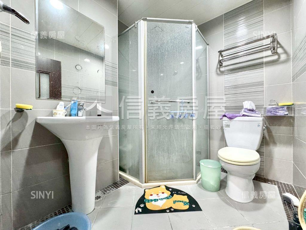 橋頭鬧區臨路雙車美透房屋室內格局與周邊環境