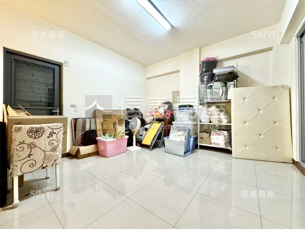 橋頭鬧區臨路雙車美透房屋室內格局與周邊環境