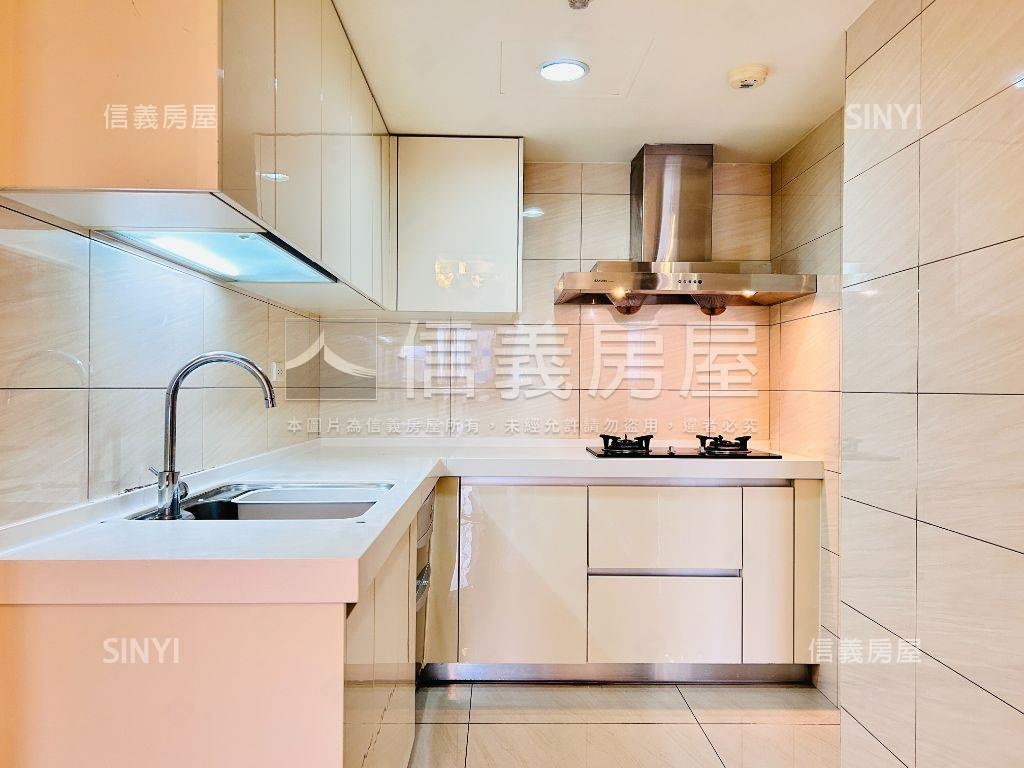 近高鐵國品苑４房車位房屋室內格局與周邊環境