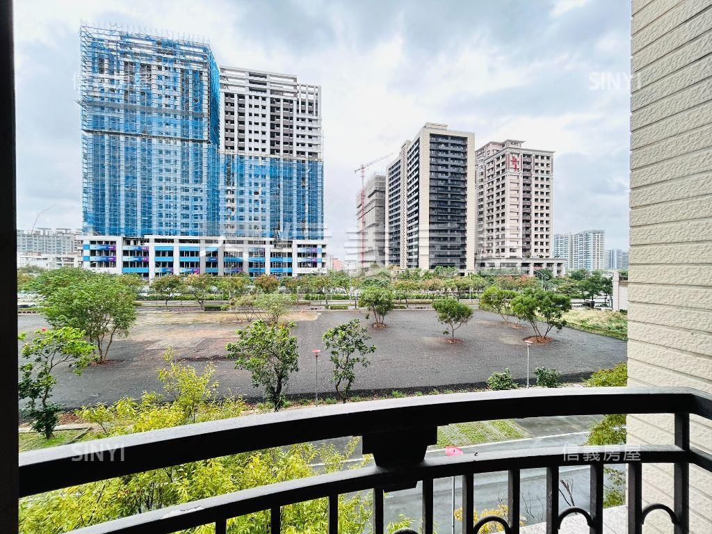 近高鐵國品苑４房車位房屋室內格局與周邊環境