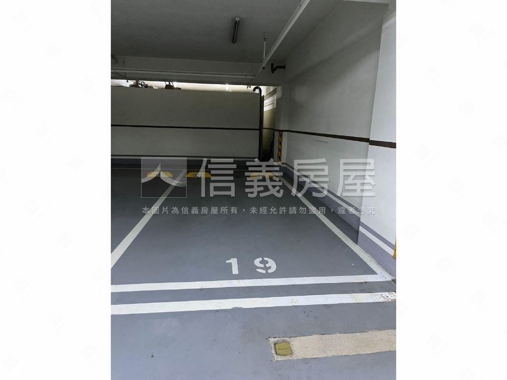 近高鐵國品苑４房車位房屋室內格局與周邊環境