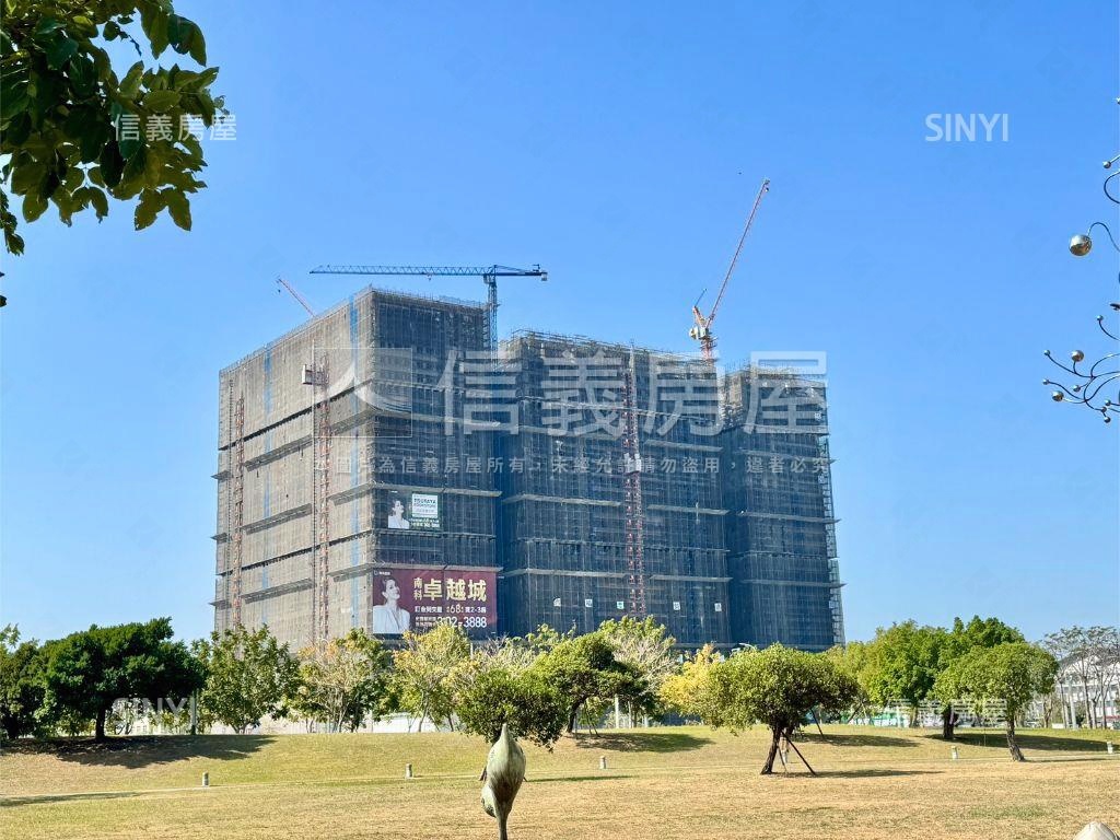 台南卓越城極品頂樓房屋室內格局與周邊環境