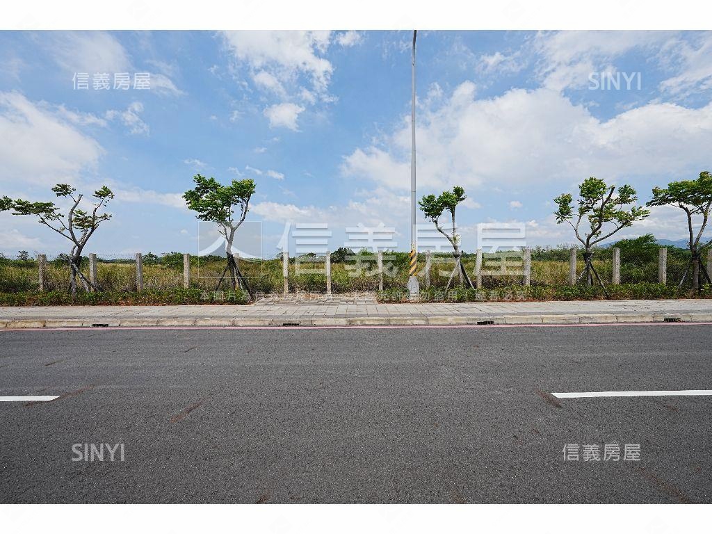 新北ＡＩ園區７０７坪產專房屋室內格局與周邊環境