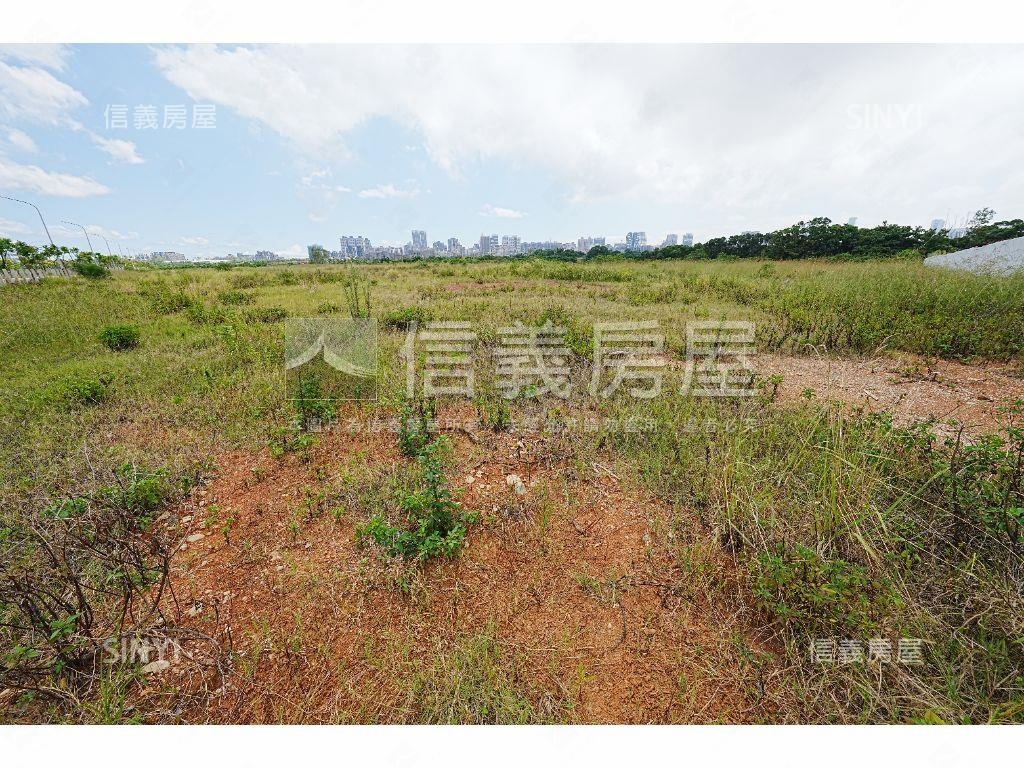 新北ＡＩ園區７０７坪產專房屋室內格局與周邊環境