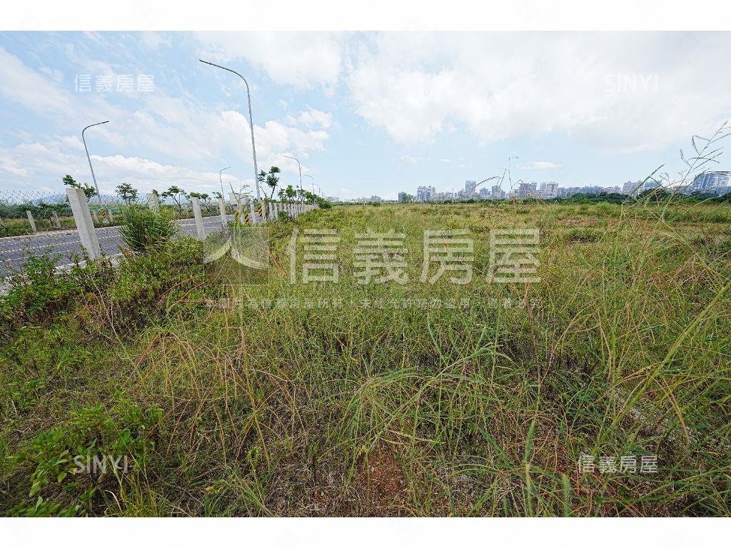 新北ＡＩ園區７０７坪產專房屋室內格局與周邊環境