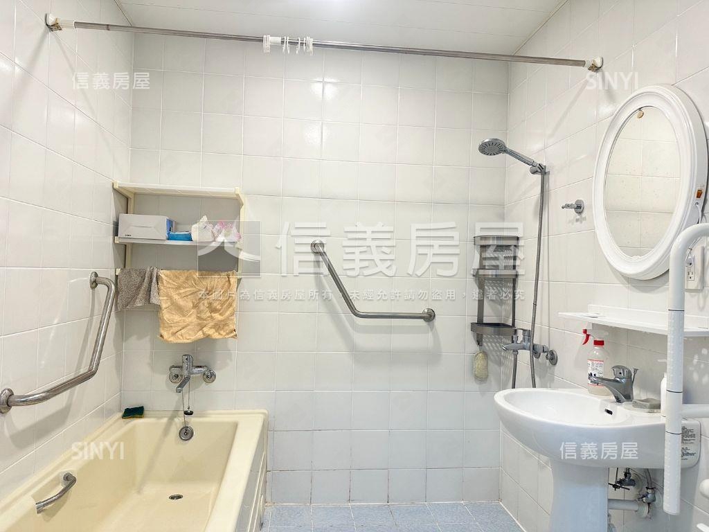 小巨蛋８米巷寬１樓房屋室內格局與周邊環境