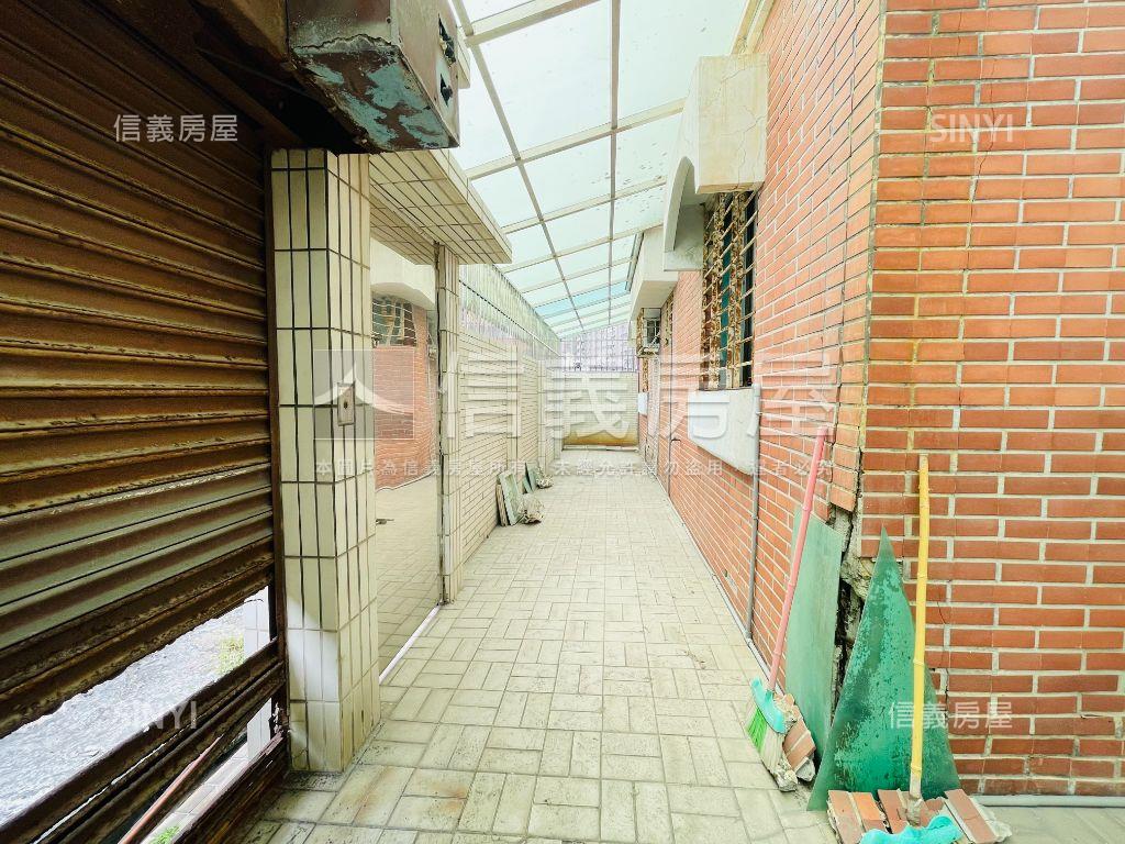 市中心公寓一樓房屋室內格局與周邊環境