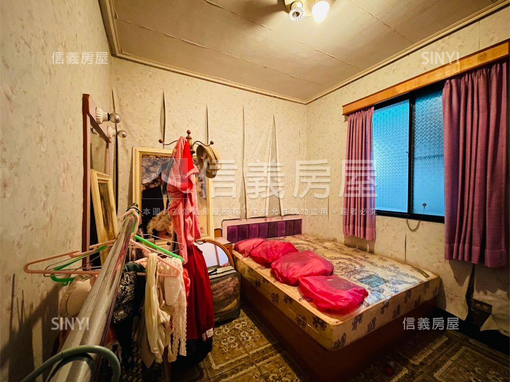 市中心公寓一樓房屋室內格局與周邊環境