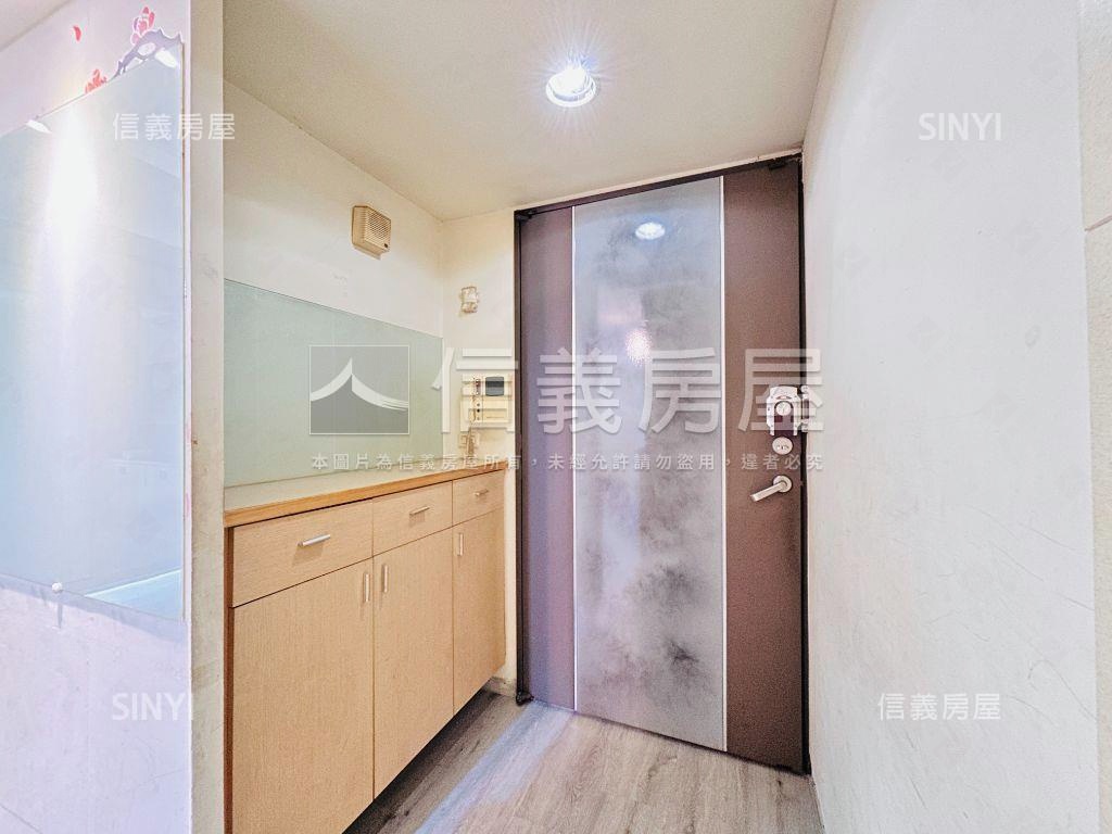 當代藝術三房車位房屋室內格局與周邊環境