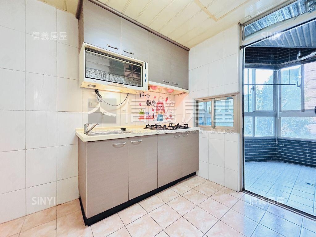 當代藝術三房車位房屋室內格局與周邊環境