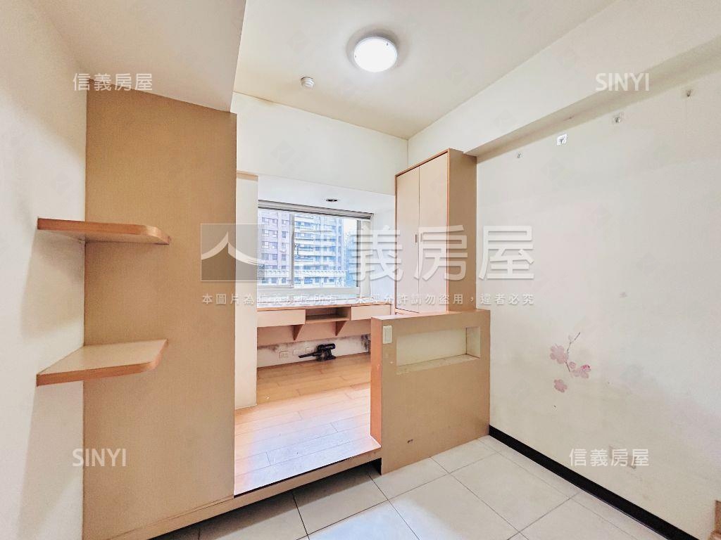 當代藝術三房車位房屋室內格局與周邊環境