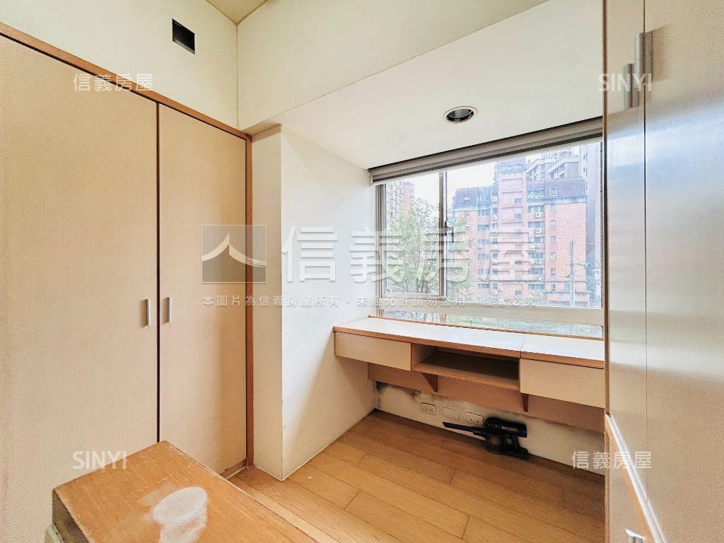 當代藝術三房車位房屋室內格局與周邊環境