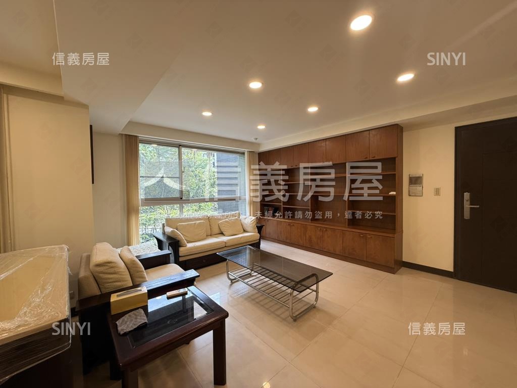 極美美宅四改三＋坡平車位房屋室內格局與周邊環境