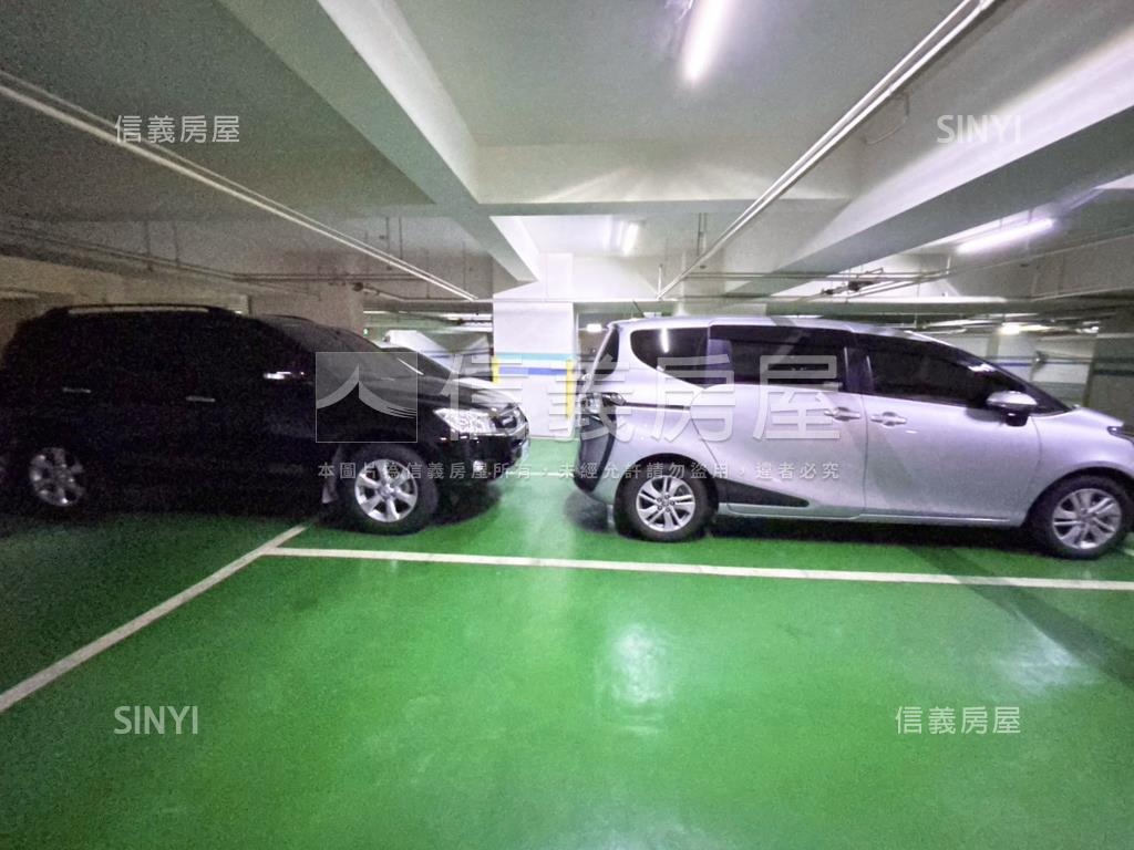 豐原尊龍大四房附子母車位房屋室內格局與周邊環境