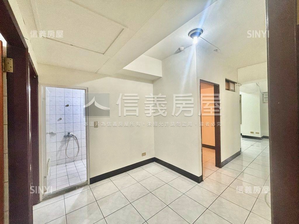 眺望淡水河‧高樓美景電梯房屋室內格局與周邊環境