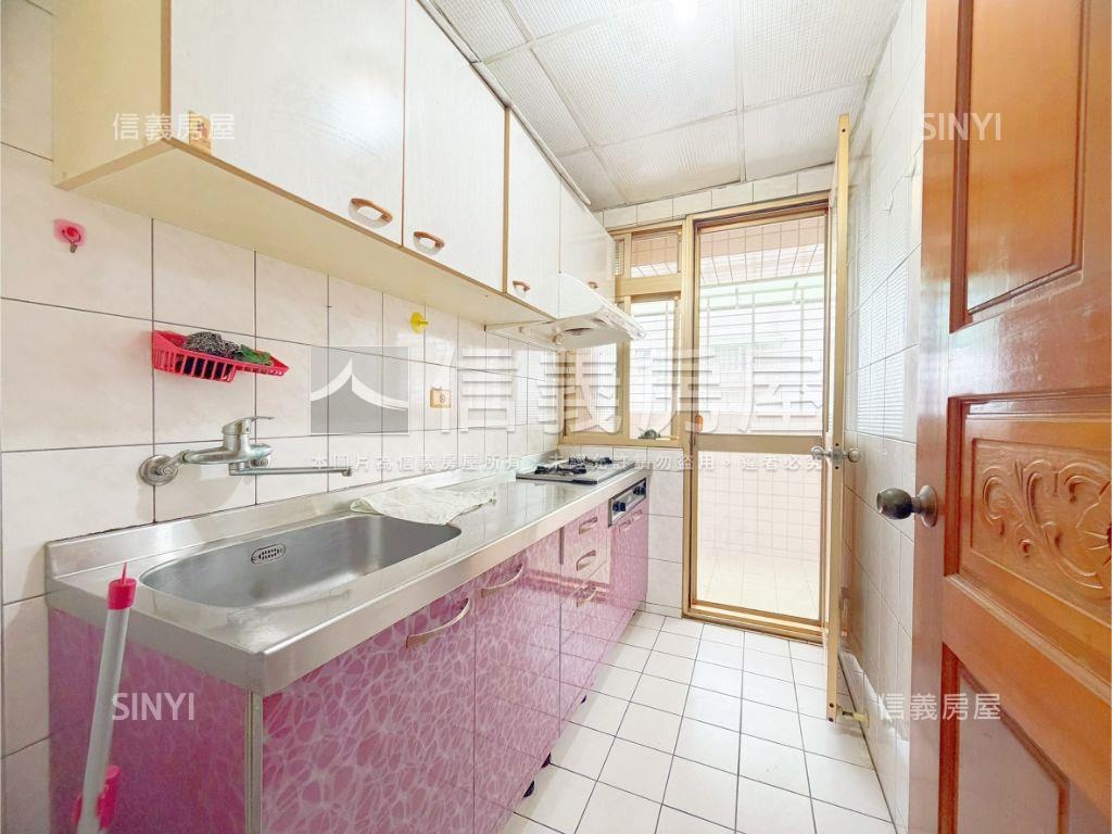 眺望淡水河‧高樓美景電梯房屋室內格局與周邊環境