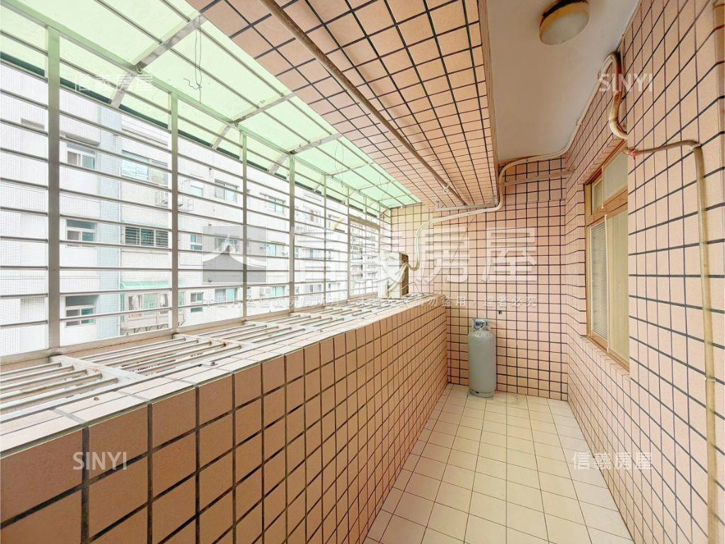 眺望淡水河‧高樓美景電梯房屋室內格局與周邊環境