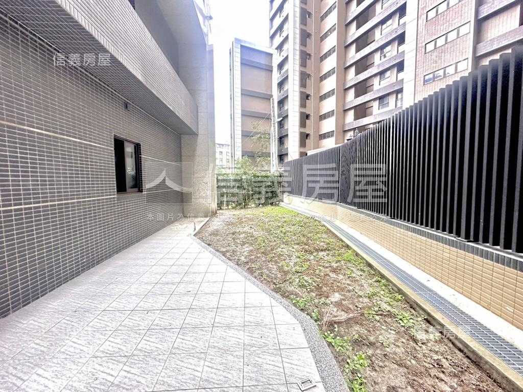 英倫公園大庭院戶三房車位房屋室內格局與周邊環境