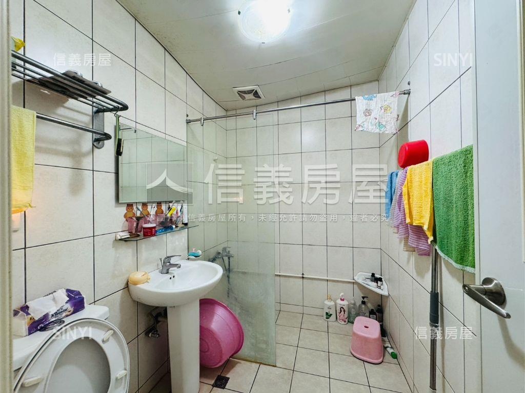 新海公寓美頂樓房屋室內格局與周邊環境