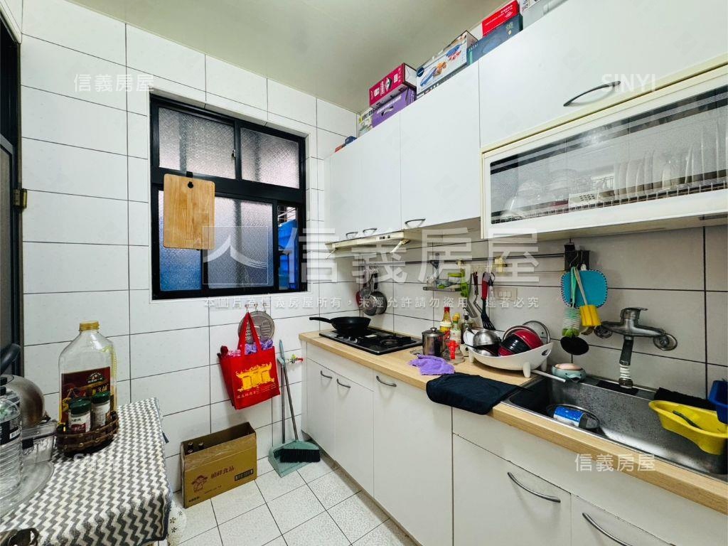 新海公寓美頂樓房屋室內格局與周邊環境