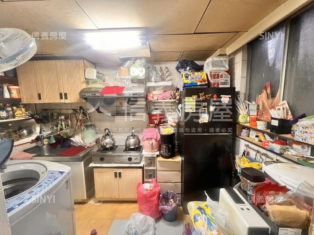 青年公園公寓三樓房屋室內格局與周邊環境