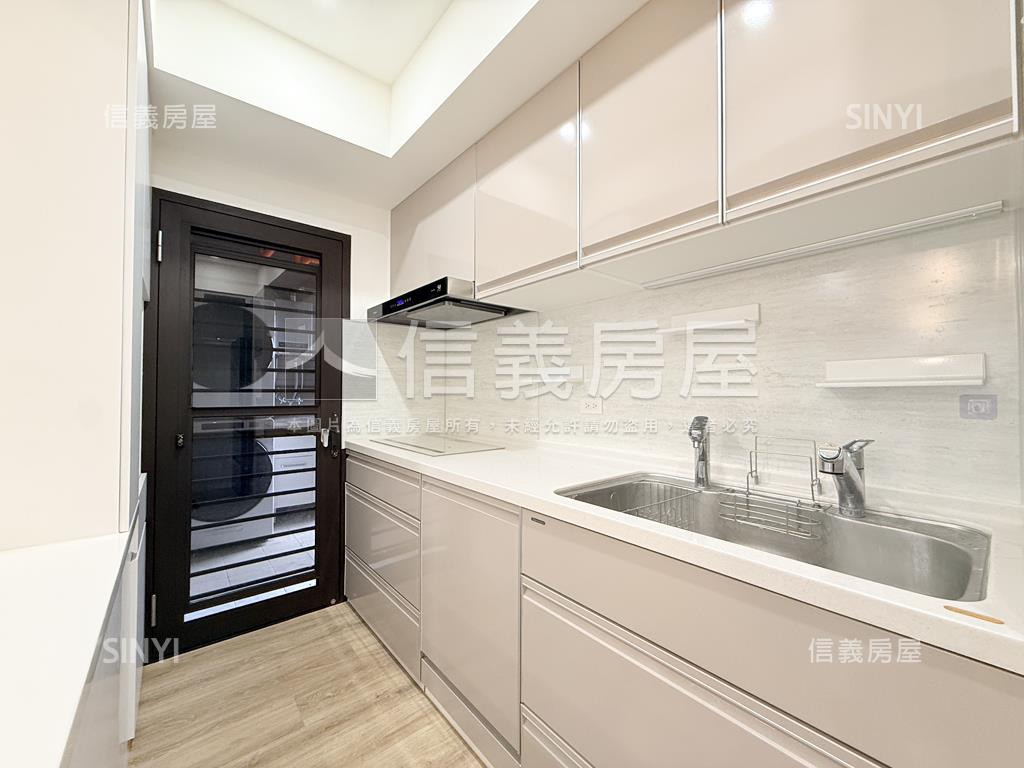 近中山醫三房雙平車裝潢戶房屋室內格局與周邊環境