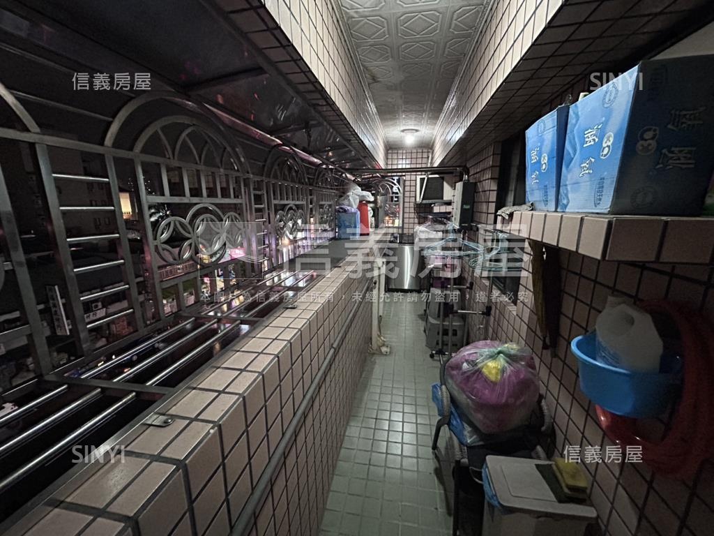 近中國醫五權路兩房大樓房屋室內格局與周邊環境