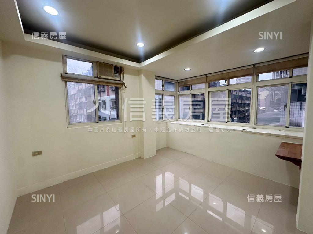 汐止站前邊間美寓房屋室內格局與周邊環境