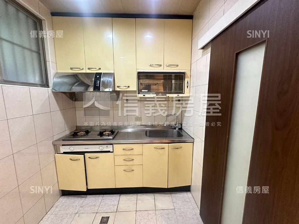 汐止站前邊間美寓房屋室內格局與周邊環境