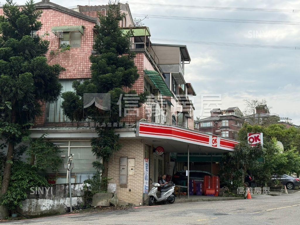 彩蝶別墅自有車庫房屋室內格局與周邊環境