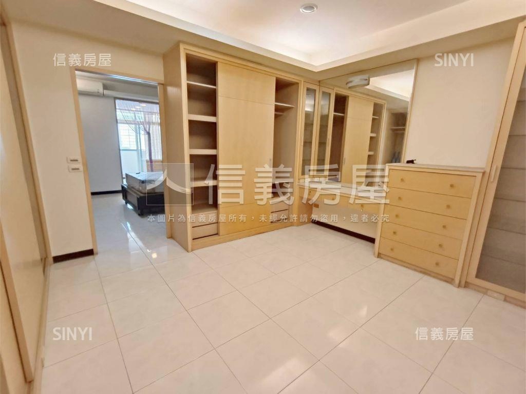 楠梓科技城近麥當勞透店房屋室內格局與周邊環境