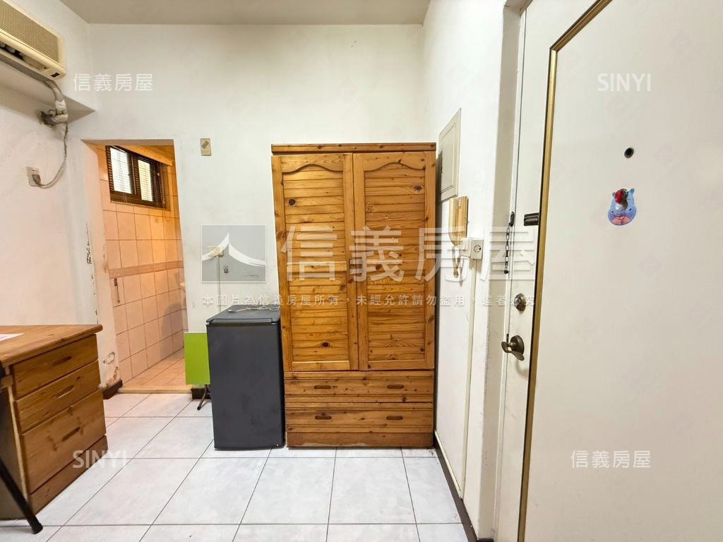 近勤益首購先看這間套房房屋室內格局與周邊環境