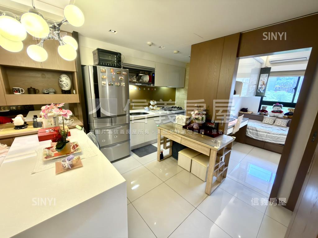 風華●優宅●２房坡平車位房屋室內格局與周邊環境