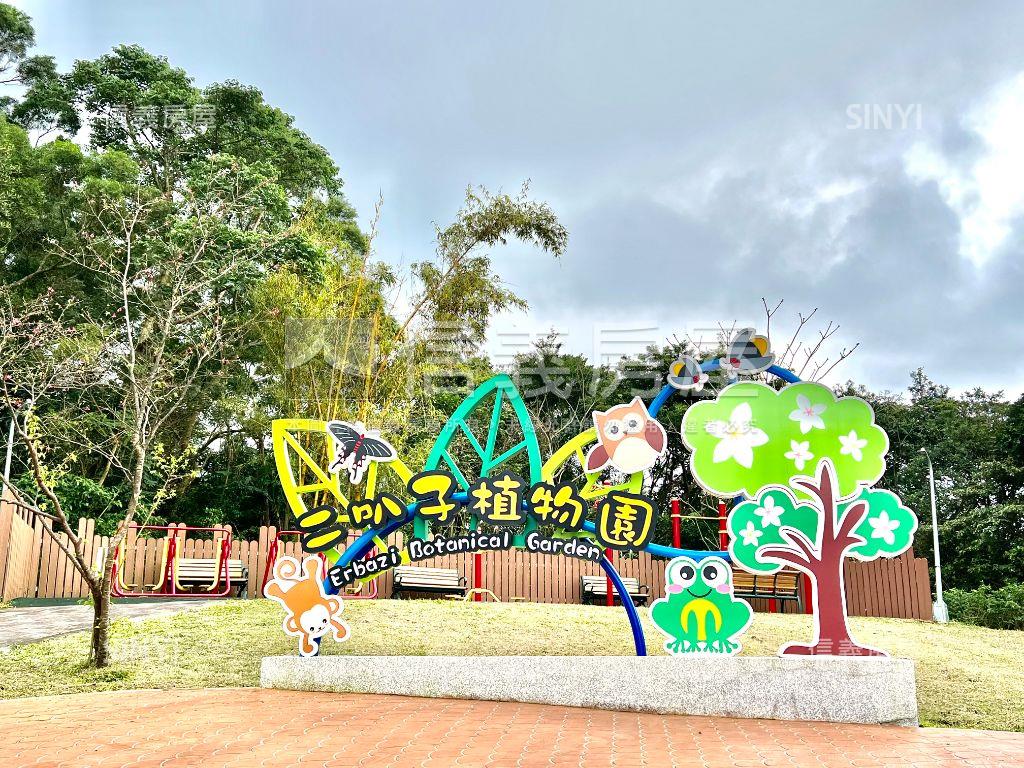 風華●優宅●２房坡平車位房屋室內格局與周邊環境