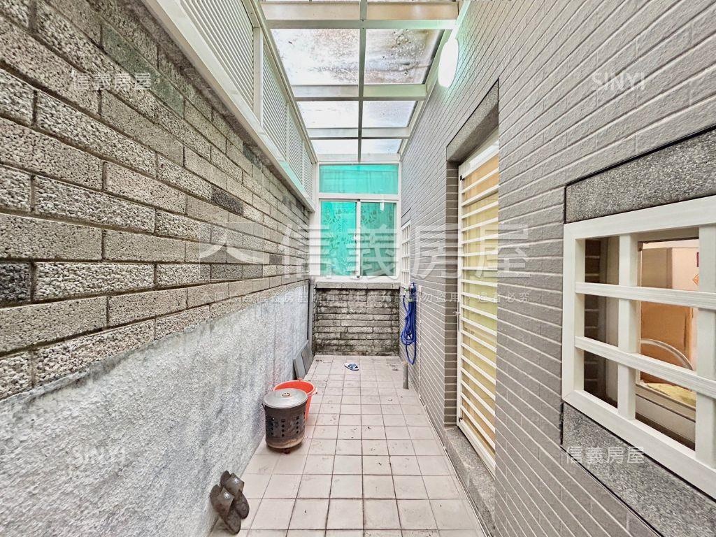 山湖戀視野戶房屋室內格局與周邊環境