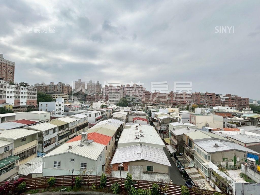 山湖戀視野戶房屋室內格局與周邊環境