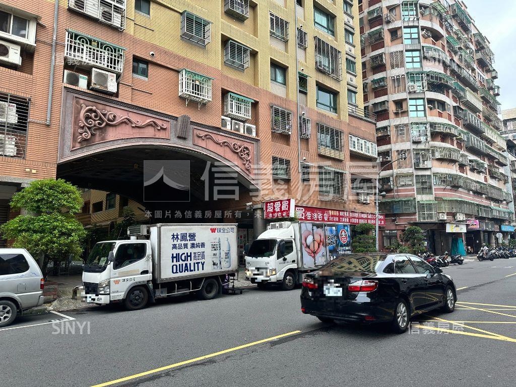 大仁愛三角窗店面房屋室內格局與周邊環境
