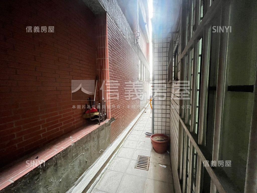 水湳經貿透天店面房屋室內格局與周邊環境