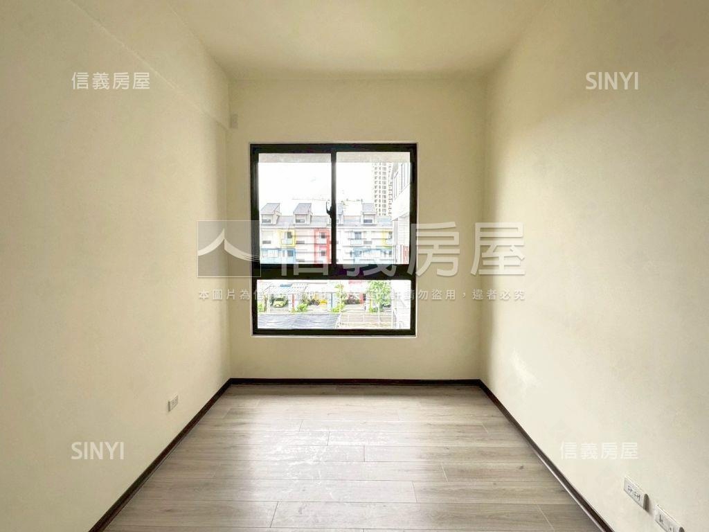 蓮潭四季次頂樓三房平車房屋室內格局與周邊環境