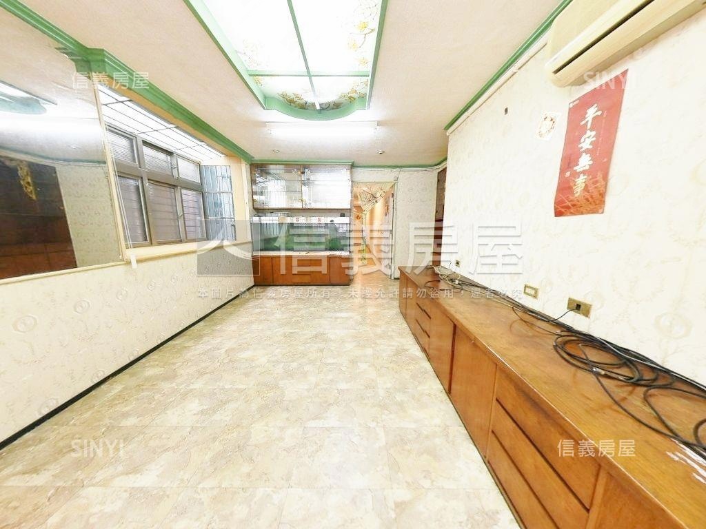 板南捷運黃金三樓房屋室內格局與周邊環境