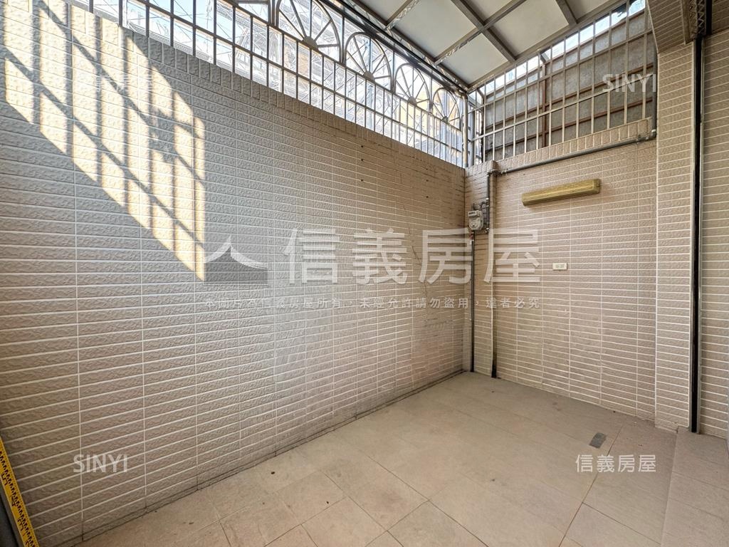 無住字樣＿補習班用途透店房屋室內格局與周邊環境